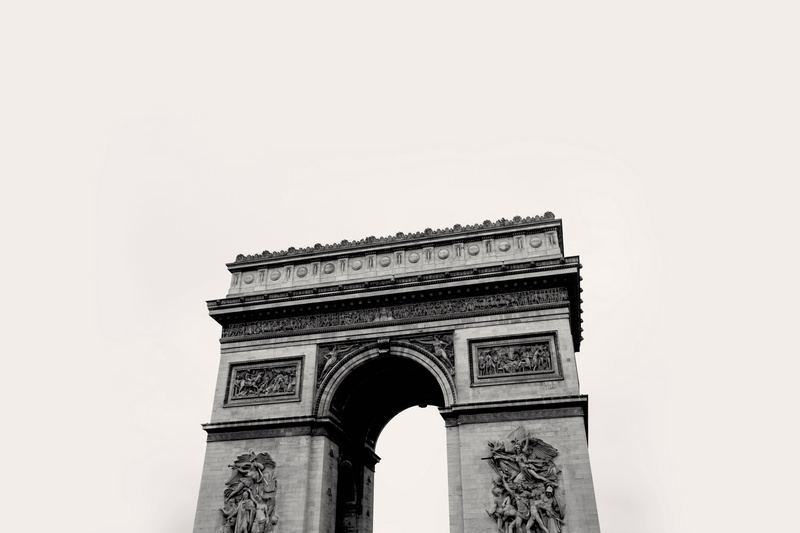 carving, arc de Triomphe, architecture, copy space, arc, sky, europe, black and white, memorial, 2K, triumphal Arch, history, travel Destinations, art and craft