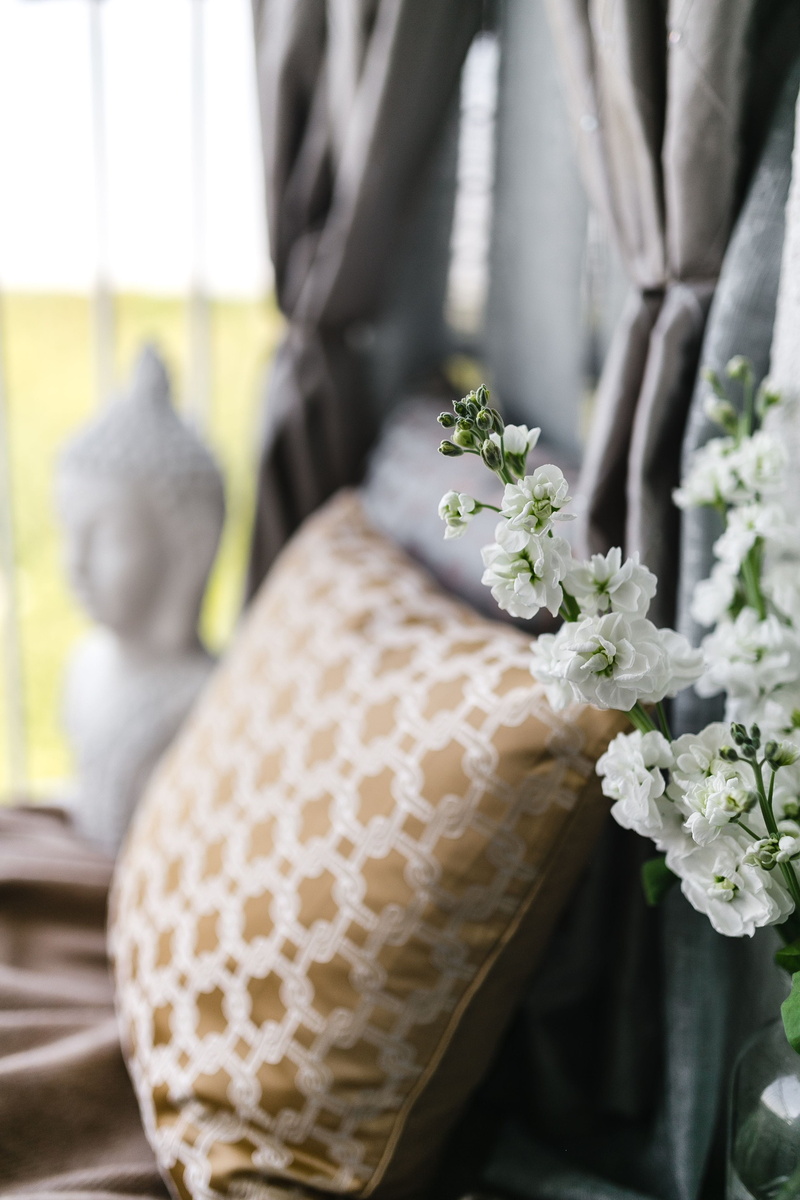 sculpture, bride, art and craft, indoors, comfy, flower arrangement, religion, 4K, wedding, Balcony, nature, close-up, outdoor, freshness, pets, representation