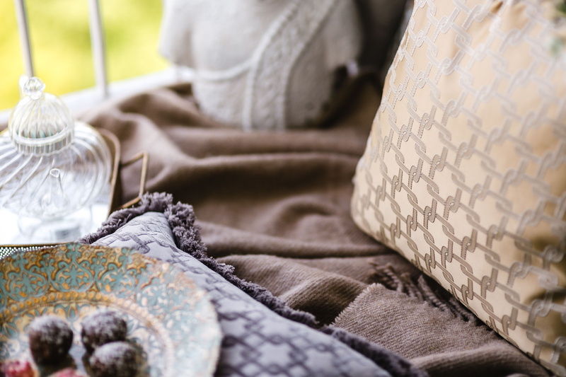 domestic room, cushion, selective focus, comfy, Balcony, home interior, relax, stuffed, pillow, space, pillows, blanket, furniture, embroidery, close-up