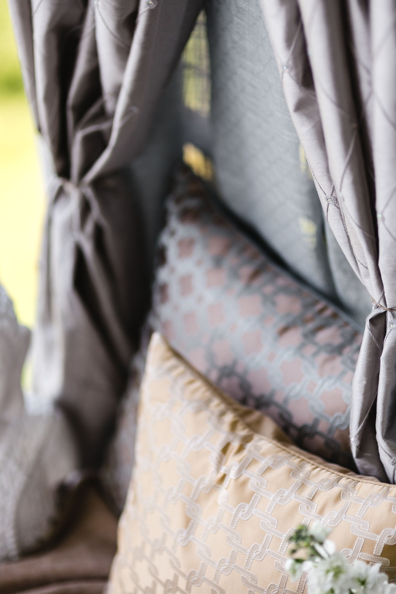 relax, menswear, comfortable, 4K, chilling, no people, low section, oriental, human body part, suit, body part, Balcony, elegance, comfy, textile, pattern