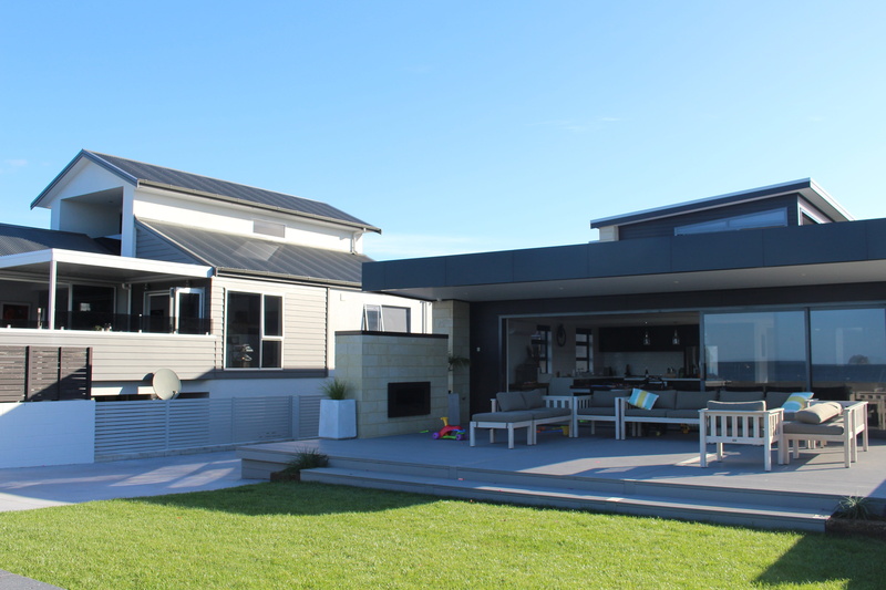 empire, summer, building exterior, no people, beach location, day, sun, plant, tourist, beach, window, house, building, lawn, houses, dream, villa, entrance