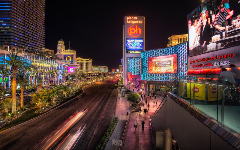 building exterior, hd, mobile, building, 4K, communication, long exposure, no people, phones, sign, speed, transportation, laptops, neon, tablet, outdoors