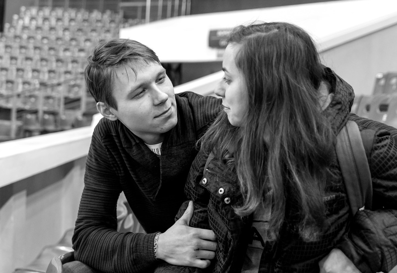 young men, togetherness, young women, real people, two people, love, women, heterosexual couple, adult, pre-wedding photo shoot, men, focus on foreground