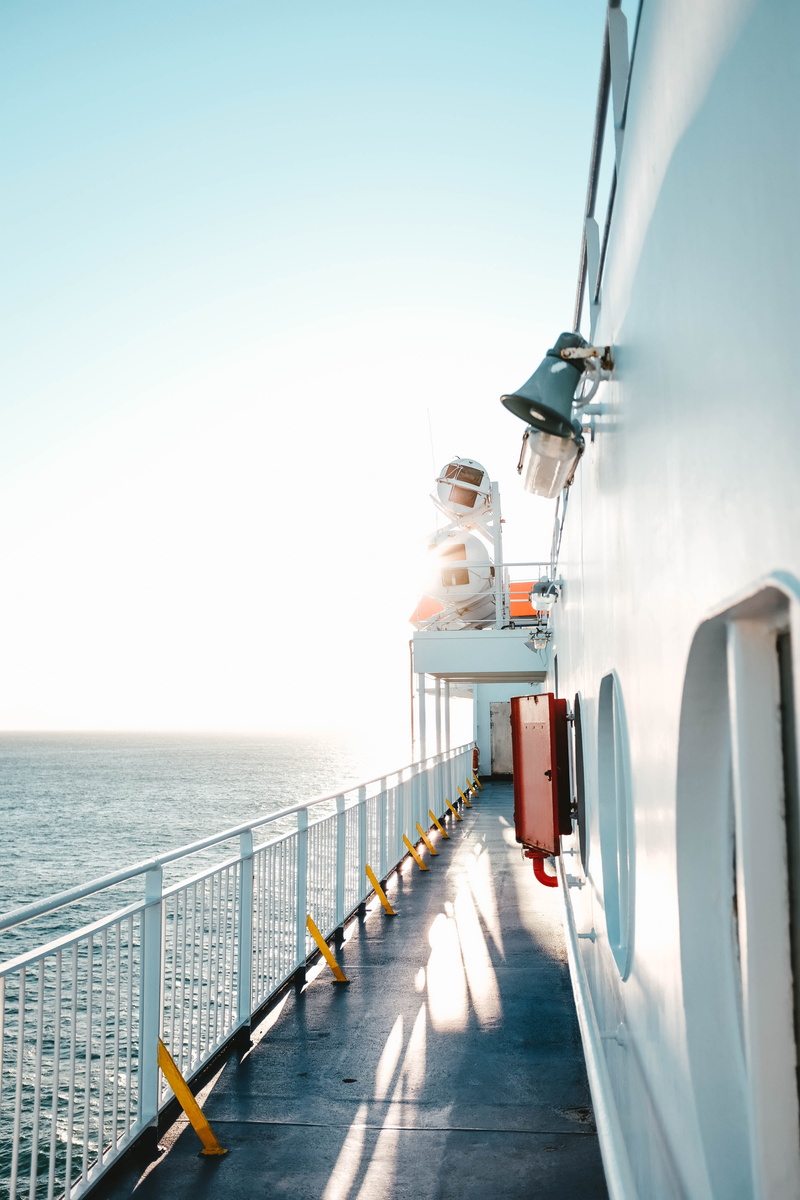 walkway, white, one Person, bateau, coastline, boat Deck, relaxation, outdoors, mer, summer, cruise Ship, ferry, water, lumiere, ship, yacht, yachting
