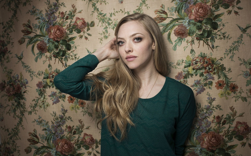 celebrity, 4K, blonde, actress, women, Amanda Seyfried, hands on head, looking at viewer