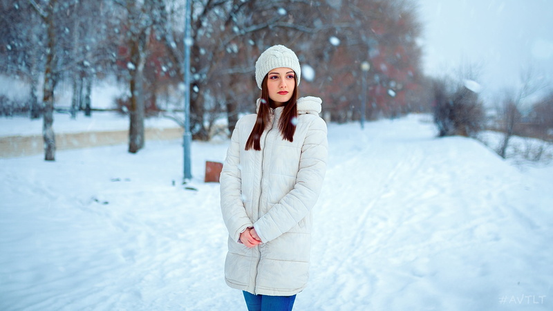 holding hands, winter, standing, snow, model, liza, straight hair, brunette, portrait, women, Aleksandr Suhar, jacket, looking away, outdoors, snowing