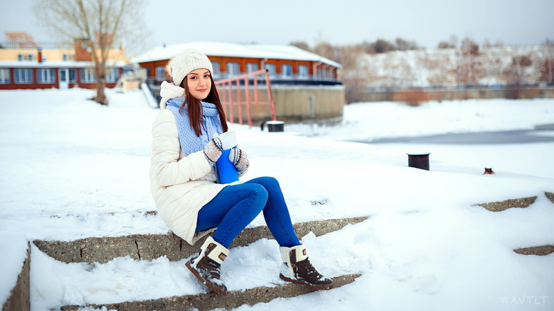 smiling, Wool cap, jeans, 2K, looking at viewer, brunette, snow, sitting, jacket, white jacket, woolly hat, boots, winter, gloves, Aleksandr Suhar, portrait