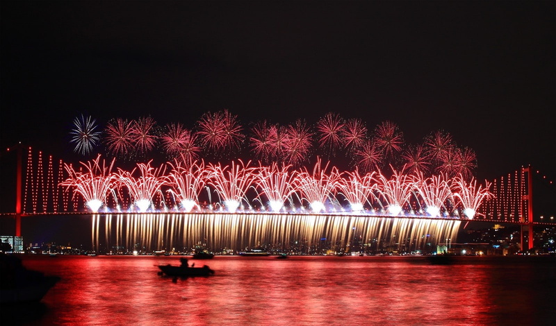 night, simplicity, evening, outdoor, sky, cityscape, house, sea, fireworks, turkey, boat, blue, red, istanbul, city, model, 720P, bridge, street, tower