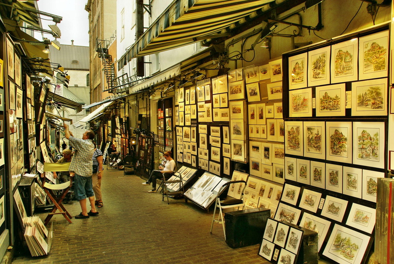 paintings, alley, women, indoors, store, treet, architecture, building, old books, day, Canada, retail, Books, large group of objects, industry, city, group of people