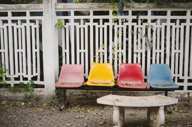 plant, outdoors, 4K, built structure, side by side, furniture, weather, metal, red, swing, day, barrier, wood - material, absence, empty, patio, garden