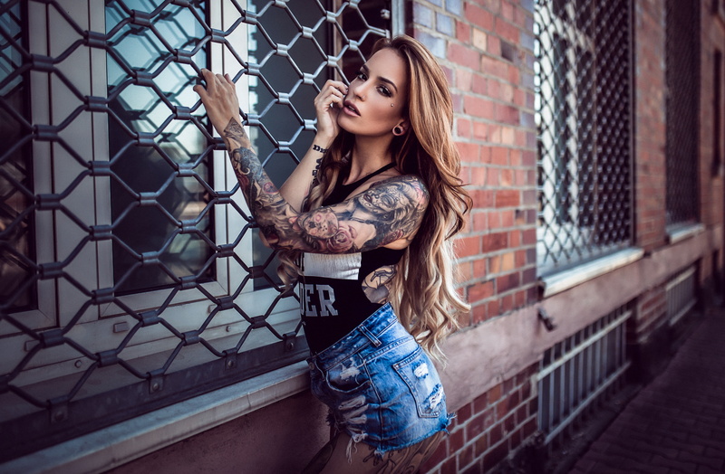 tattoo, model, 5K, inked girls, jean shorts