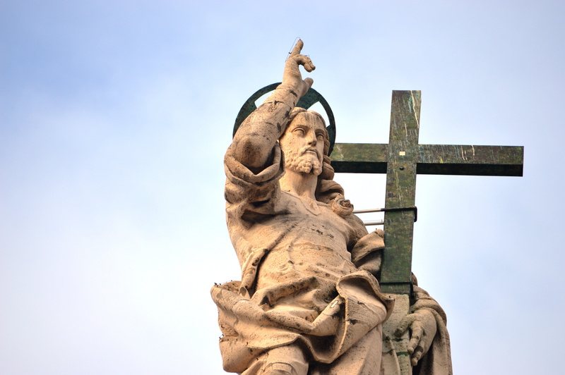 cross, outdoors, italy, male likeness, tourism, ancient, creativity, christianity, day, pope, nature, church, representation, santo, historian, belief