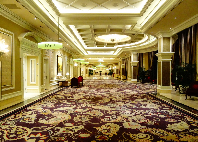 tiled floor, modern, illuminated, arcade, dropped, luxury, architectural column, usa, hotel, empty, indoors, casino, ornate, entrance, vegas, white, las vegas