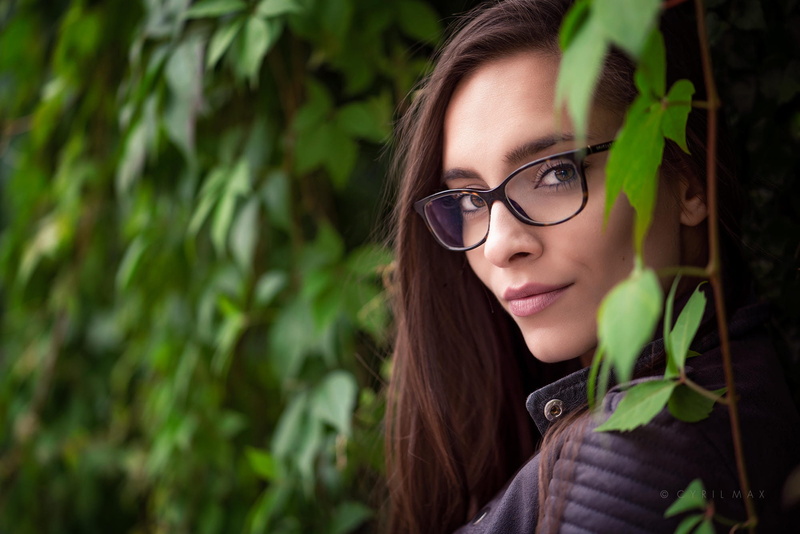 glasses, women outdoors, brunette, face, Cyril Max, women, leather jackets, Pavlina, depth of field, brown eyes, 1080P, smirk, women with glasses, portrait