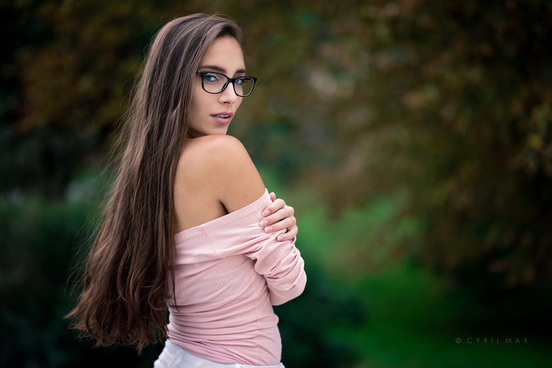 women outdoors, shoulder, 1080P, glasses, portrait, no bra, pink, bokeh, women with glasses, shirt, women, young adult, hair, beauty, waist up, s, outdoors