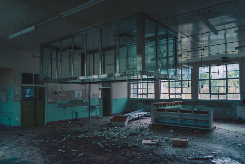 building, built structure, obsolete, ruined, window, messy, broken, ghetto, warehouse, city, industrial, bleak, car, demolished, no people, windows, weathered