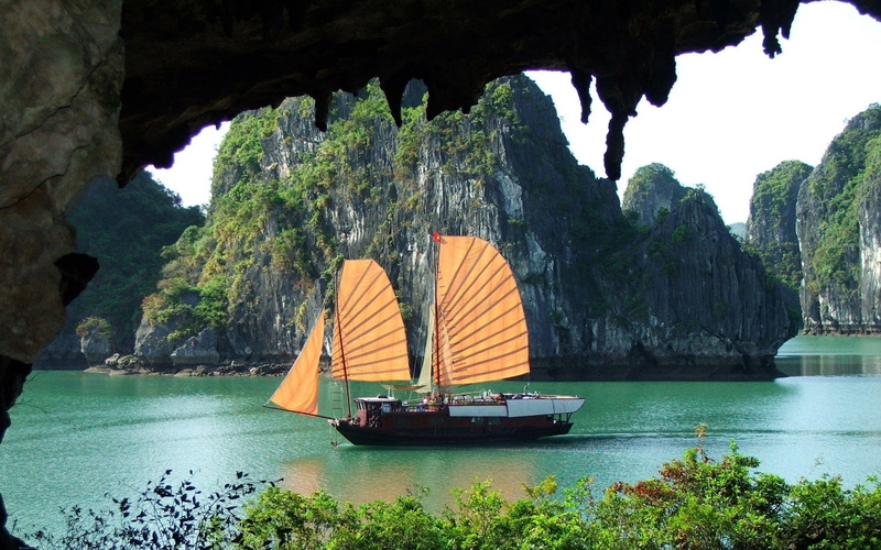 sky, boat, jungle, sound, 1080P, viet, nature, landscapes, sailing, vehicles, imperial, nam, boating, long, junk, plants, bay, islands, water, ship