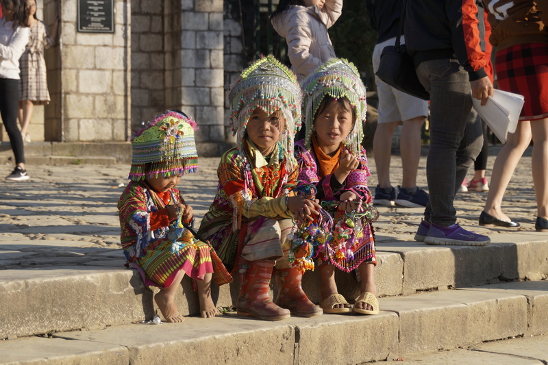 mountain peoples, lifestyles, real people, innocence, mountain folk, men, people, architecture, girls, tradition, togetherness, adult, group of people