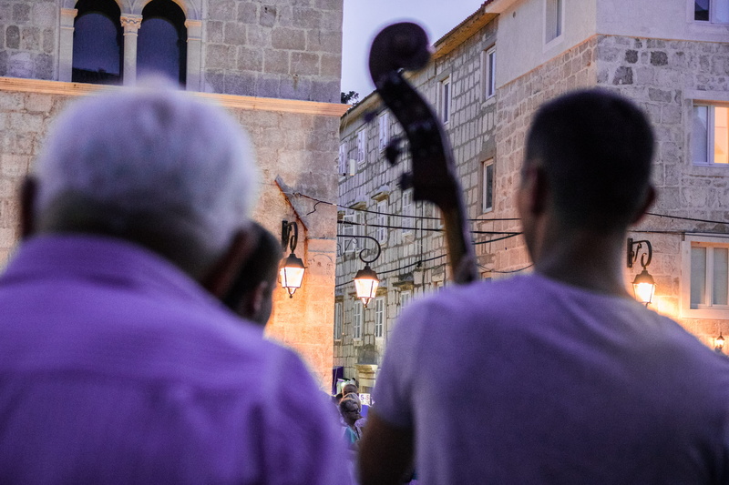 cityscape, place of worship, city, built structure, real people, travel, tourism, festival, details, music, centre, women, people, dalmatia, homes, city life