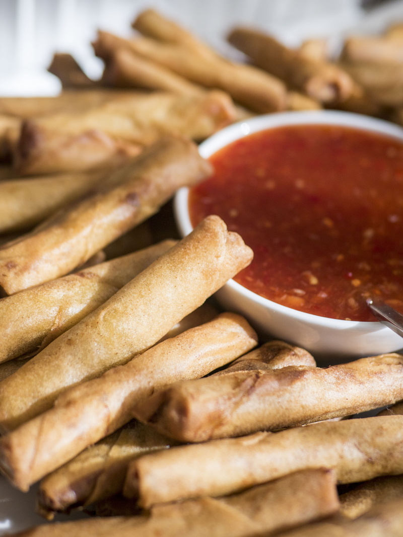 egg roll, still life, tasty, sweet, freshness, plate, selective focus, food and drink, fried, snack, pork, temptation, unhealthy eating, golden, sour, lumpia