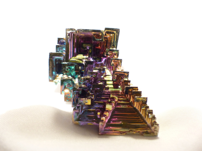 crystal structure, rhomboedrisch, semi metal, large group of objects, coarse crystalline, white background, color, cut out, bismuth crystal level, computer