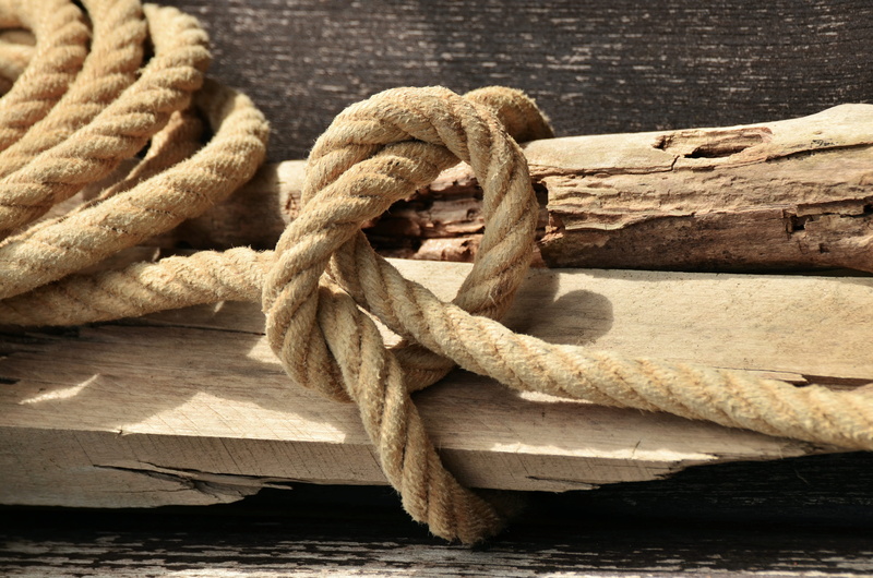 loop, tied up, detail, natural rope, wood, nature, day, cleat, strength, close-up, pattern, coarse, linked, focus on foreground, textured, bound, tangled
