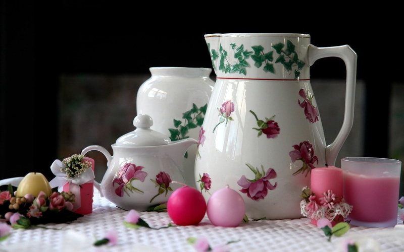 flowers, jug, floral pattern, porcelain, no people, crockery, 720P, ceramics, close-up, antique, indoors, mug, teapot, pink, service, drink, tea cup, still life