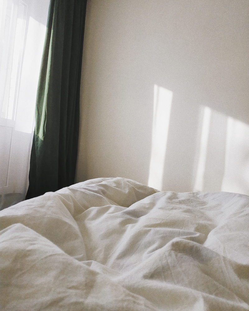 dorm room, home interior, interior design, Bed, messy, kharkov, furniture, curtain, linen, absence, blanket, Sun, Minimum, close-up, texture, pillow, crumpled