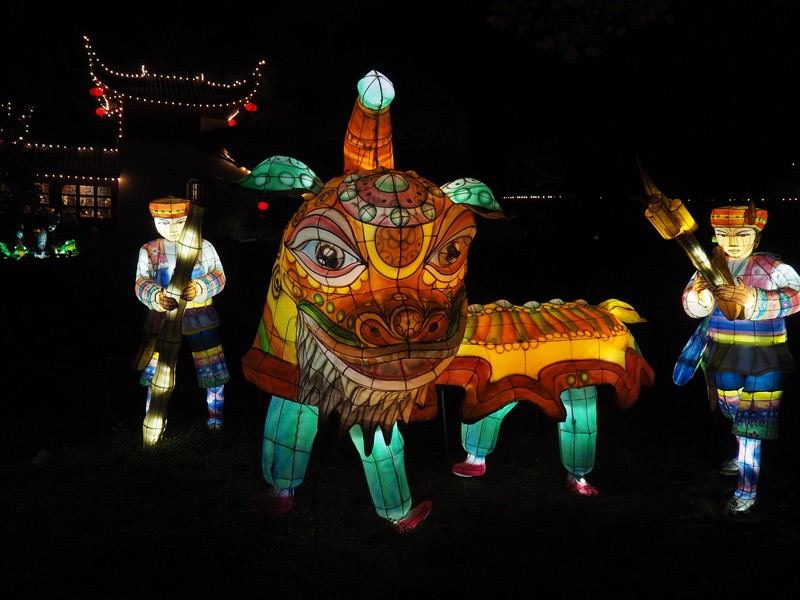 chinese laterns, mask - disguise, multi colored, botanical gardens of montreal, human representation, creativity, arts culture and entertainment, disguise