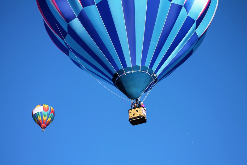 outdoors, bright, hot air balloon, balloon pilot, amber avalona, mid-air, adventure, sport, new mexico, flight, balloon fiesta, 4K, balloon, blue sky