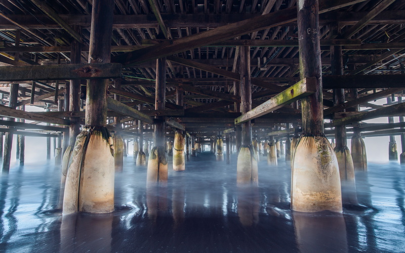 underneath, no people, sea, ceiling, dock, 4K, mattress, connection, built structure, reflection, day, architectural column, wood - material, architecture