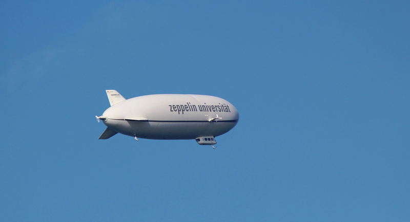 copy space, balloon, universible, no people, clear sky, safety, airplane, hot air ship, ship, nature, low angle view, white, sky, security, airship, 4K