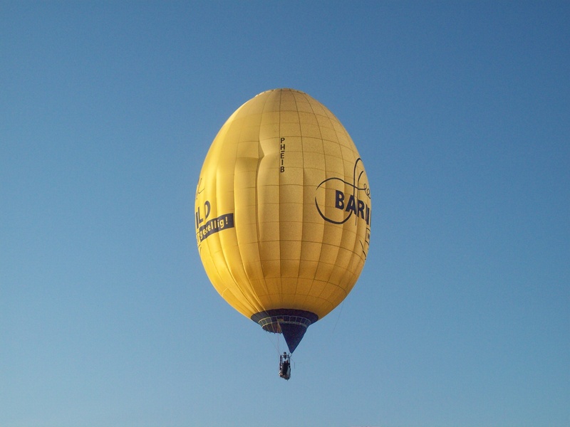basket, air, blimp, copy space, blue, travel, nature, 2K, parachute, transportation, no people, heat - Temperature, outdoors, barneveld, festival, sky