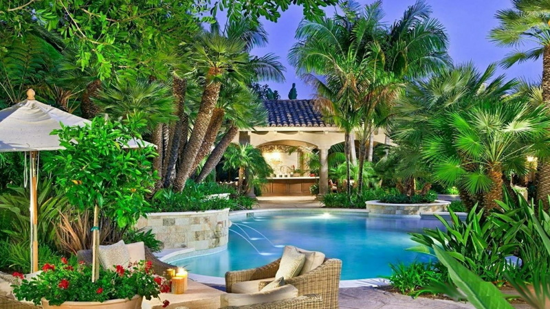 front or back yard, nature, architecture, built structure, building exterior, leisure, tropical climate, hacienda, palm tree, outdoors, home, swimming pool