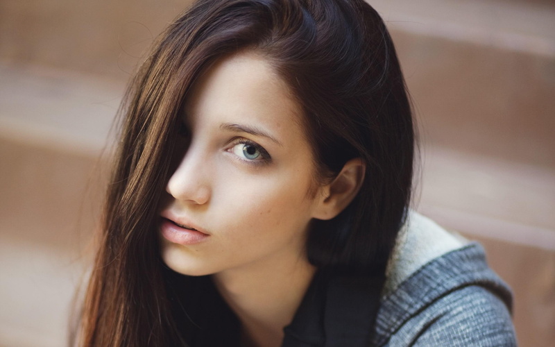 rudd, s, 2K, hoodie, emily rudd, pullover, 2560x1600, gray, women, emily, girls