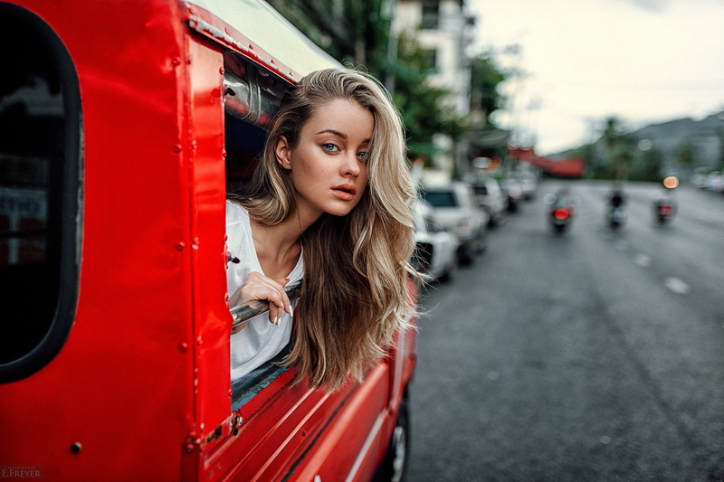 beautiful woman, street, transportation, city, public transportation, young women, beauty, blonde, red, depth of field, mode of transportation, portrait