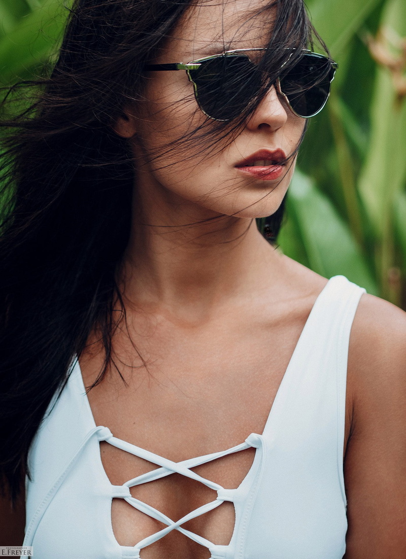 young women, beauty, adult, human body part, hair, fashion, women with shades, portrait, lipstick, beautiful woman, clothing, cleavage, one person, long hair