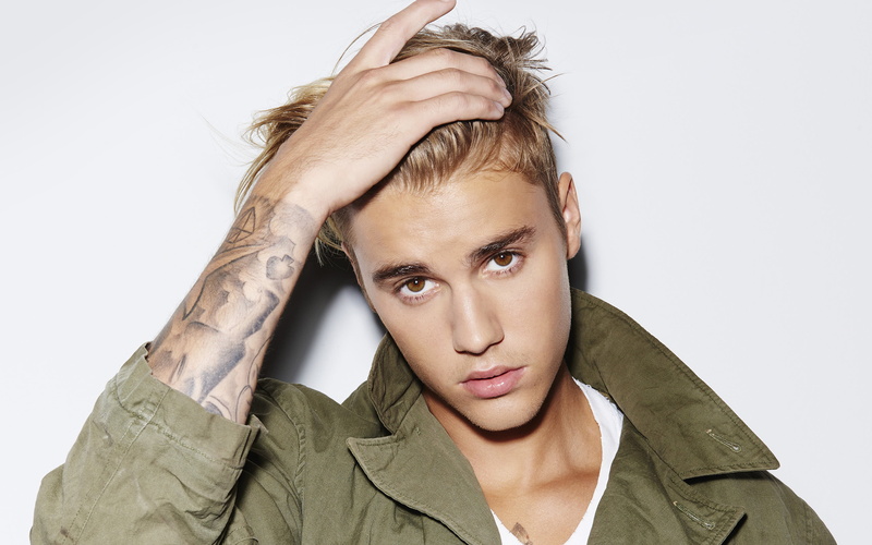 4K, justin, indoors, emotion, hairstyle, bieber, adult, young adult, hand, cut out, copy space, irritation, celebrity, hair, frustration, blond hair, singer