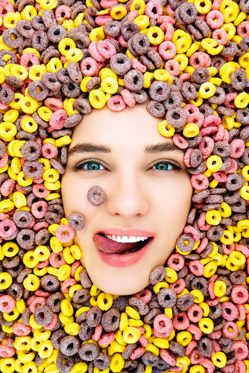 portrait, women, blue eyes, 1080P, tongue out, food, Daria Klepikova, colorful, cereal, makeup
