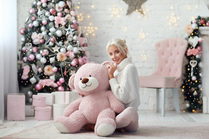 sweater, Dmitry Arhar, tree, girl, Teddy bear, New year, mood, bear, Katerina Shiryaeva, 1080P