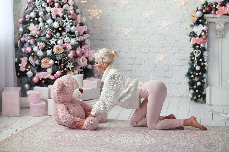 tree, mood, pose, Katerina Shiryaeva, New year, girl, bear, Dmitry Arhar, Teddy bear, 1080P, sweater