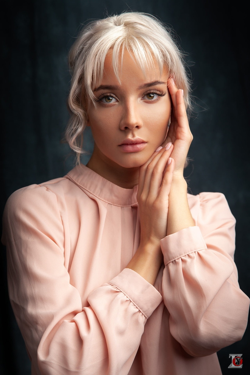 makeup, portrait, hairbun, pink clothing, blonde, Katerina Shiriaeva, 1080P