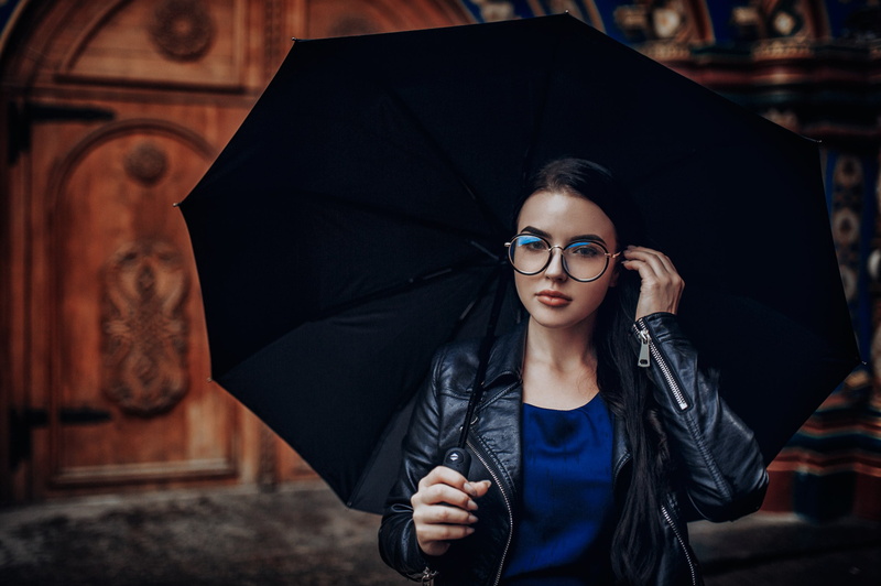 long hair, leather, real people, Hakan Erenler, fashion, young adult, black color, one person, front view, clothing, beautiful woman, women with glasses