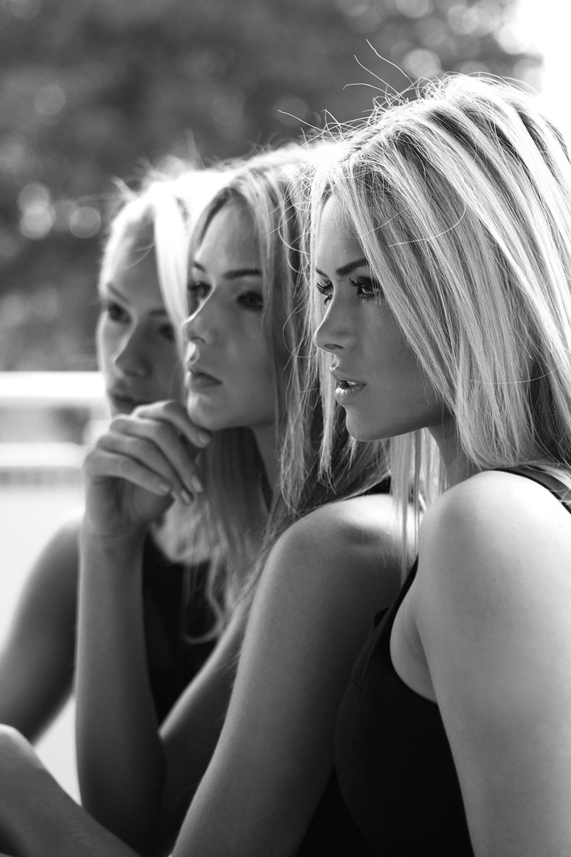 1080P, contemplation, portrait display, sitting, sisters, fashion, Bernie Bee, bare shoulders, beautiful people, black dress, face, Daniela Retegan, Retegan Sisters