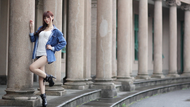 brown hair, teenager, city, sitting, outdoors, redhead, young adult, hairstyle, day, built structure, full length, casual clothing, adult, women, camisole