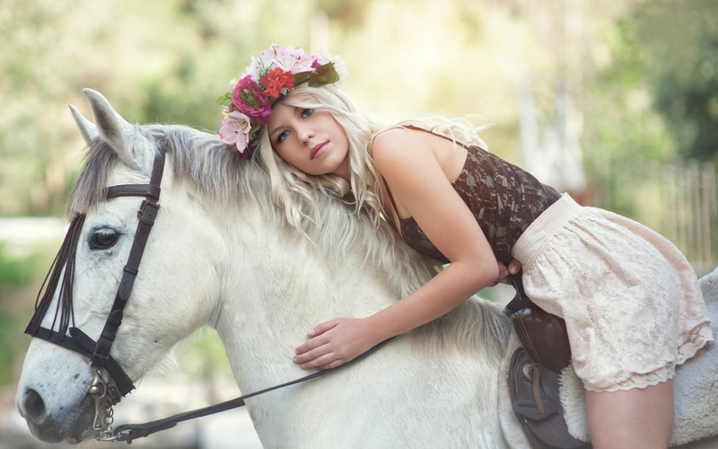 mood, horse, black, skirt, girl, white, women, mini, s, 720P, blonde, camisole, top, beige