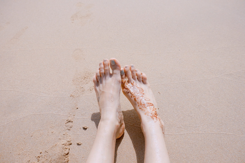 nail, body part, barefoot, human foot, legs, relaxation, nature, sunny, lifestyles, leisure activity, shore, adult, human leg, human toe, human limb, foot