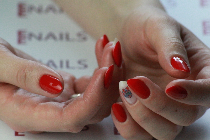 adult, woman, fingernail, hand, toenail, ease, people, human hand, nail, human finger, the hand, polish, nail art, body part, females, positive emotion