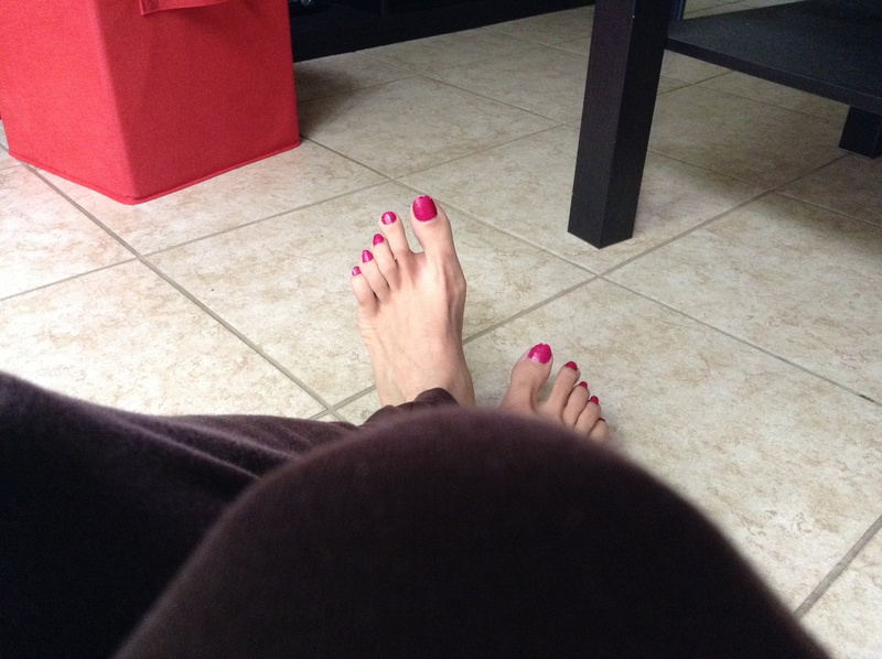 toenail, nail polish, adult, human limb, toe, women, nails, flooring, foot, lifestyles, real people, human Leg, girl, human Foot, personal perspective