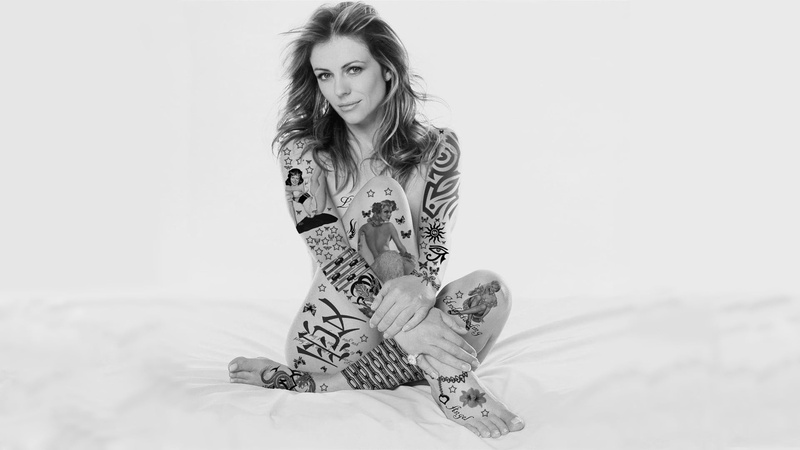 indoors, beauty, long hair, Elizabeth Hurley, feet, one person, brunette, looking at camera, lifestyles, woman, surface, hairstyle, young adult, 1080P
